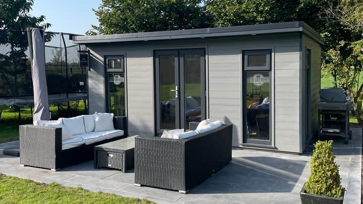 Insulated garden room